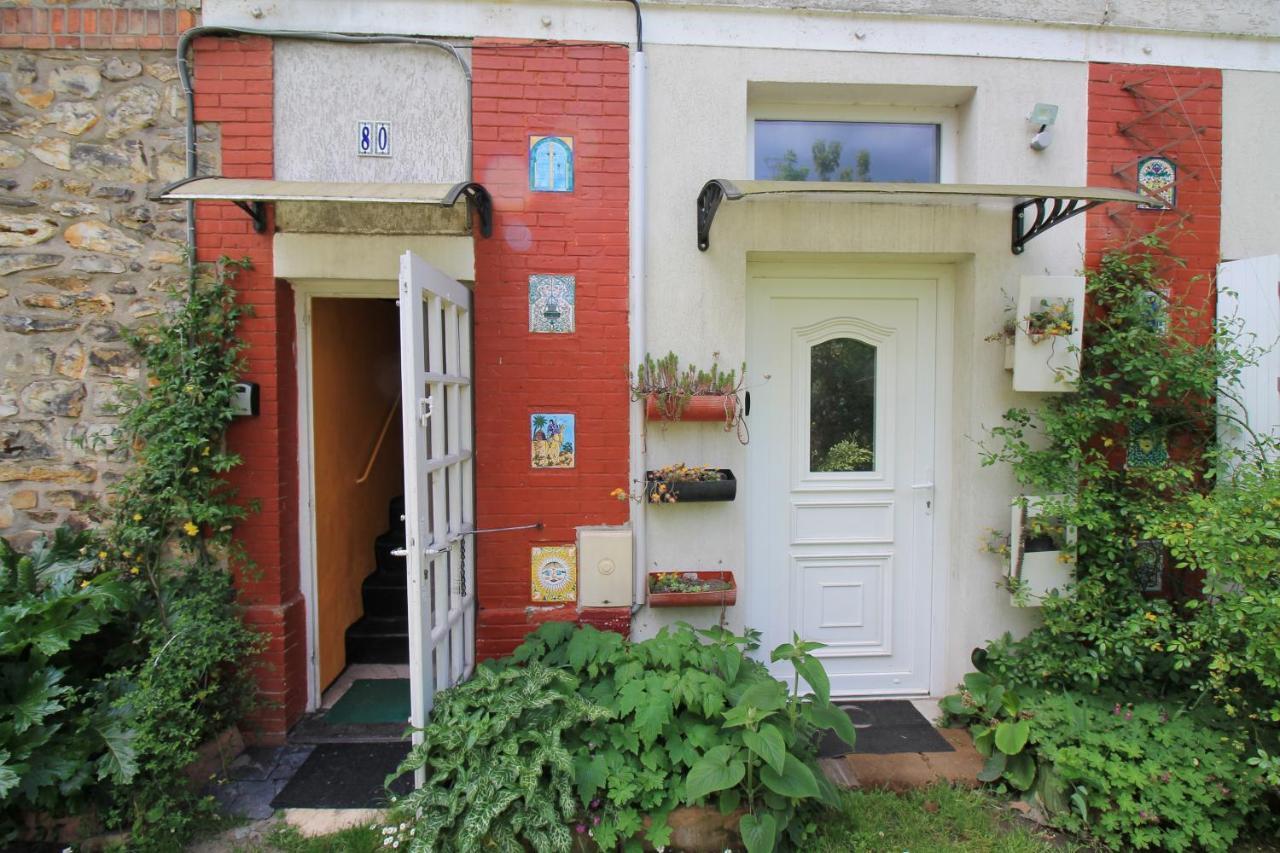 אובון Disponible - Appartement Entier - Ligne H 15Mn Paris-Gare Du Nord, Parking Rue Gratuit, 4 Pers, Station De Train En Face Toutes Les 15Mn, Hippodrome, Cdfas, Universite, Borne Electrique, 1Er Etage מראה חיצוני תמונה